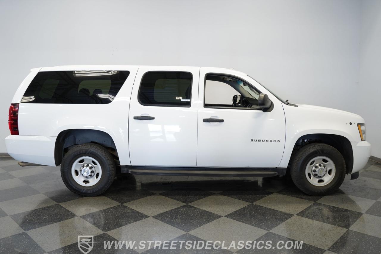 2013 Chevrolet Suburban 2500 4X4