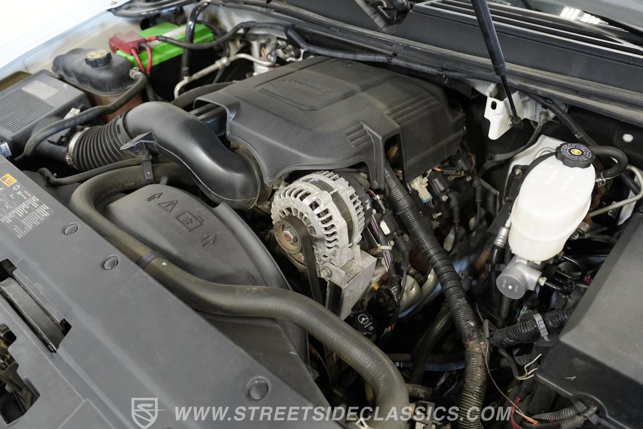 2013 Chevrolet Suburban 2500 4X4