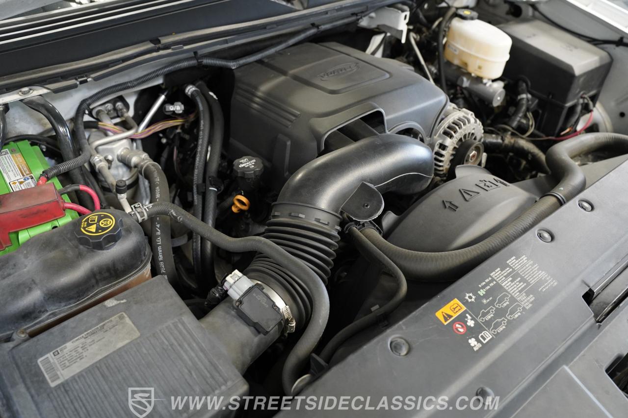 2013 Chevrolet Suburban 2500 4X4