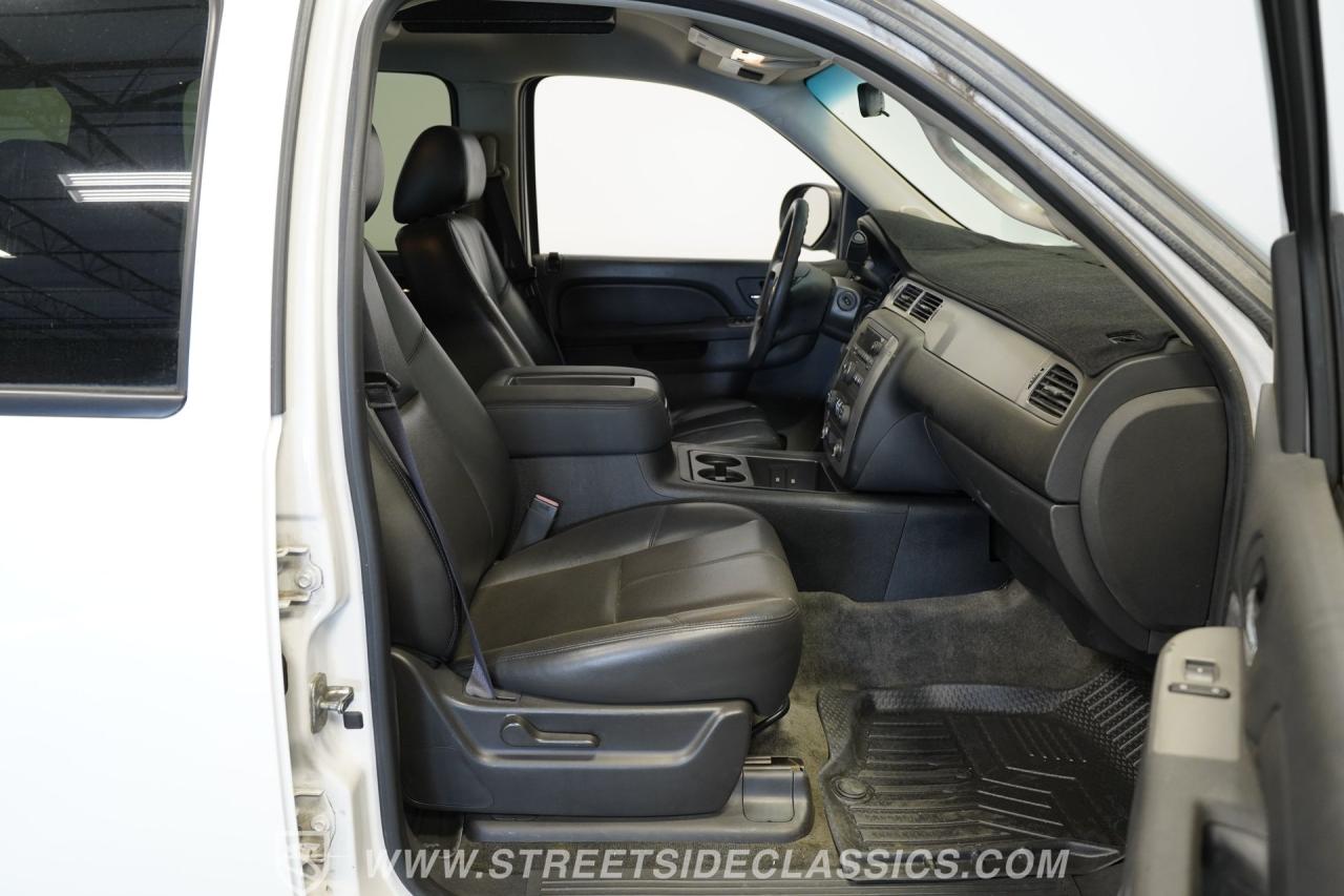 2013 Chevrolet Suburban 2500 4X4