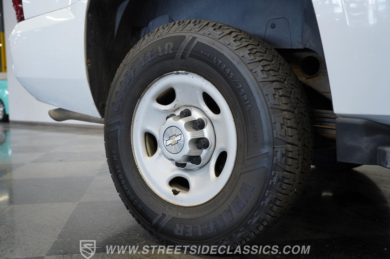 2013 Chevrolet Suburban 2500 4X4