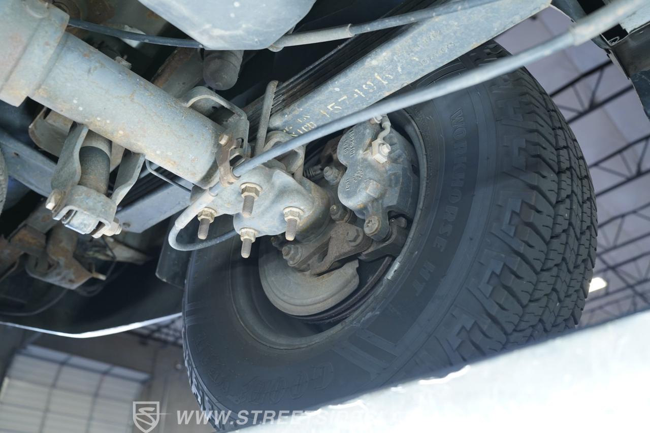 2013 Chevrolet Suburban 2500 4X4