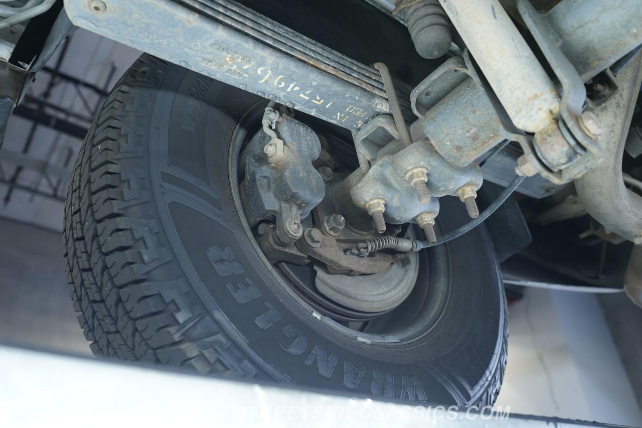 2013 Chevrolet Suburban 2500 4X4