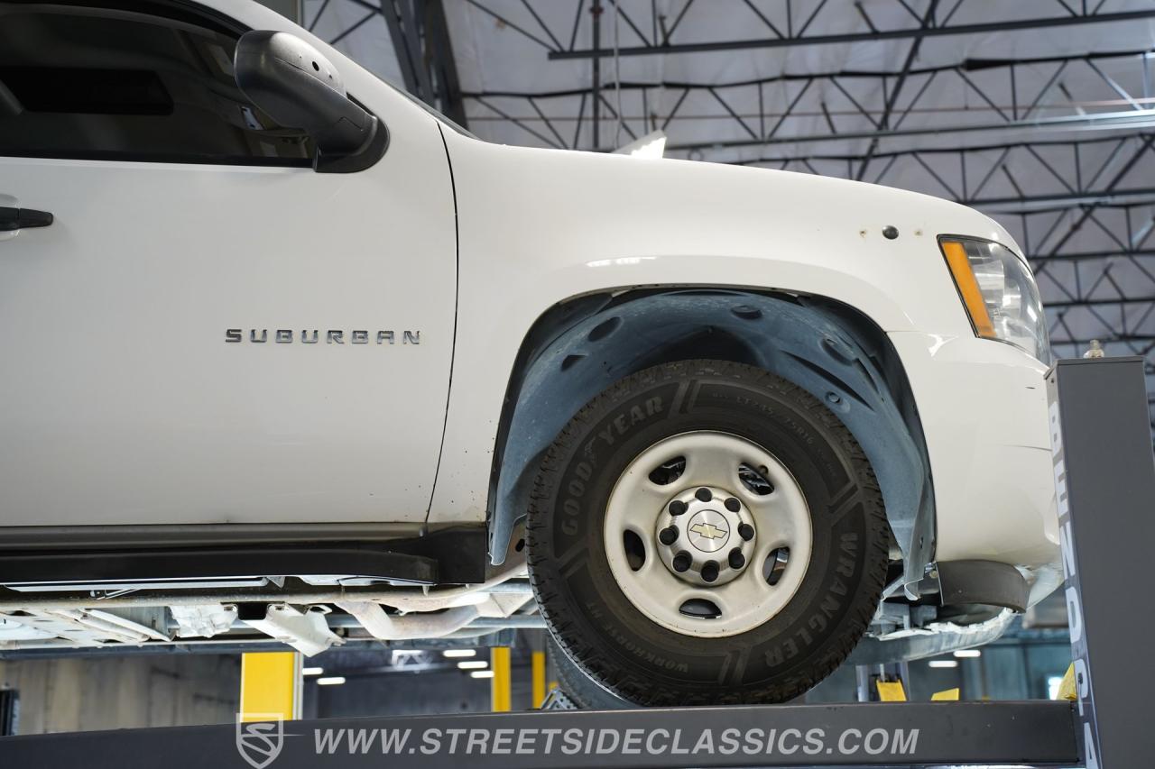 2013 Chevrolet Suburban 2500 4X4