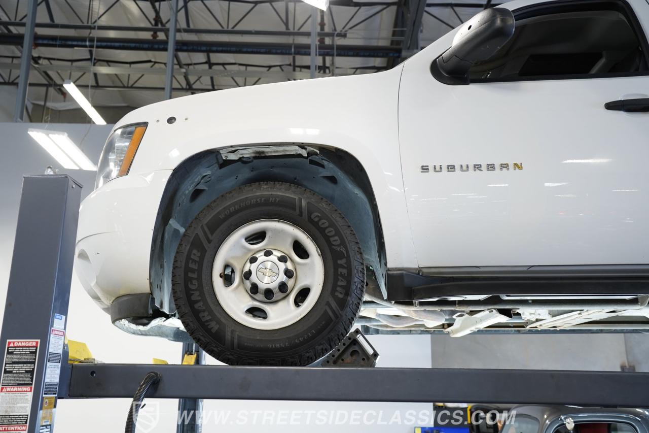 2013 Chevrolet Suburban 2500 4X4