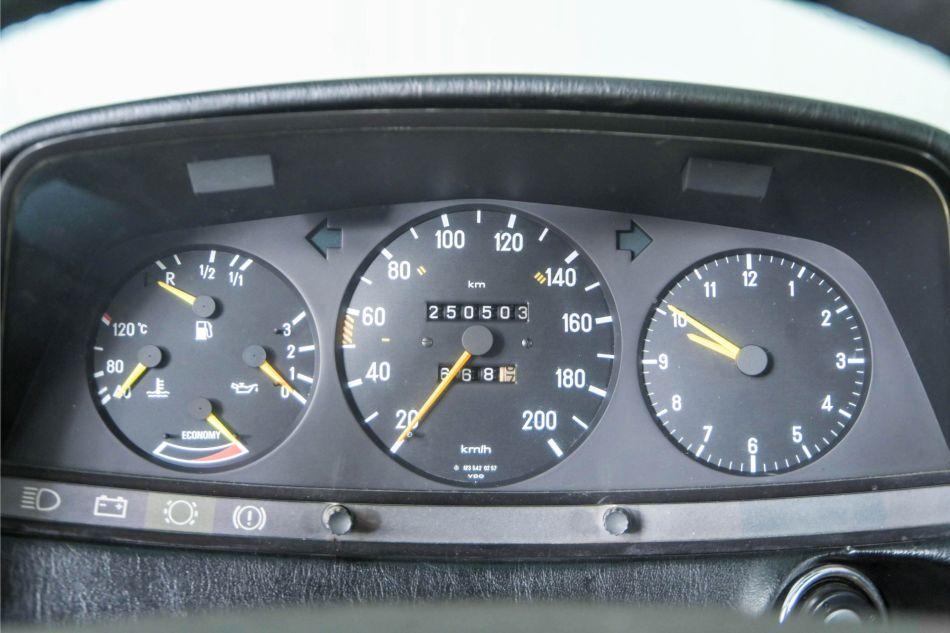 1984 Mercedes - Benz 230TE