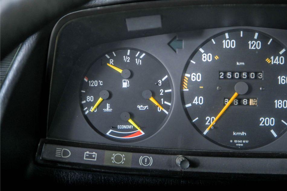 1984 Mercedes - Benz 230TE