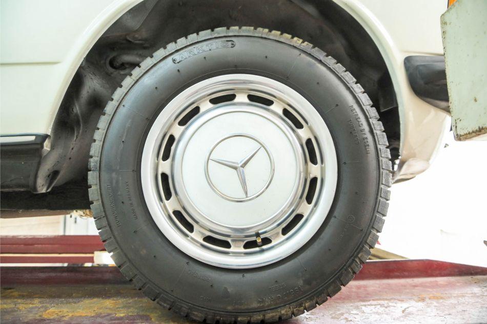 1984 Mercedes - Benz 230TE