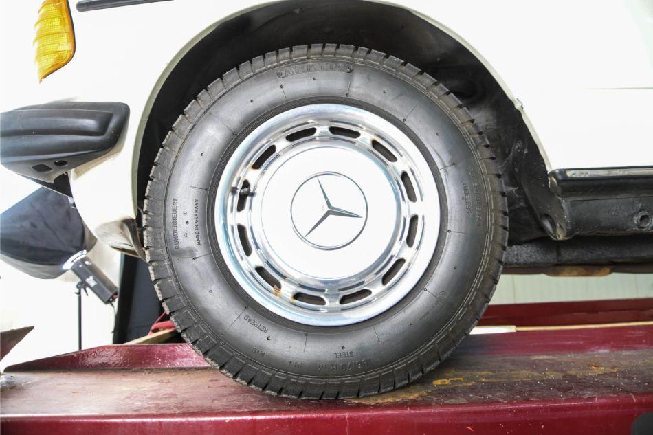 1984 Mercedes - Benz 230TE