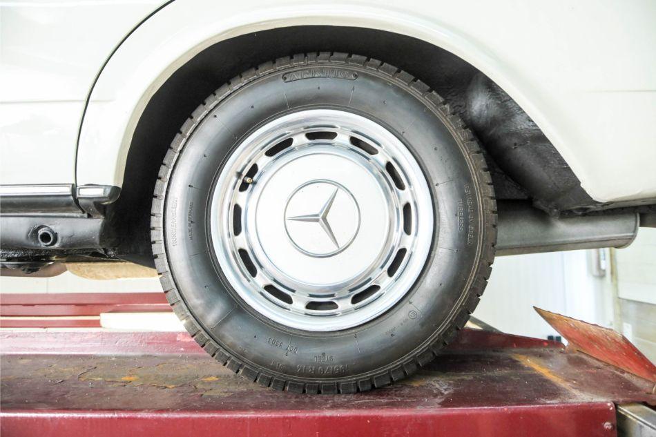 1984 Mercedes - Benz 230TE