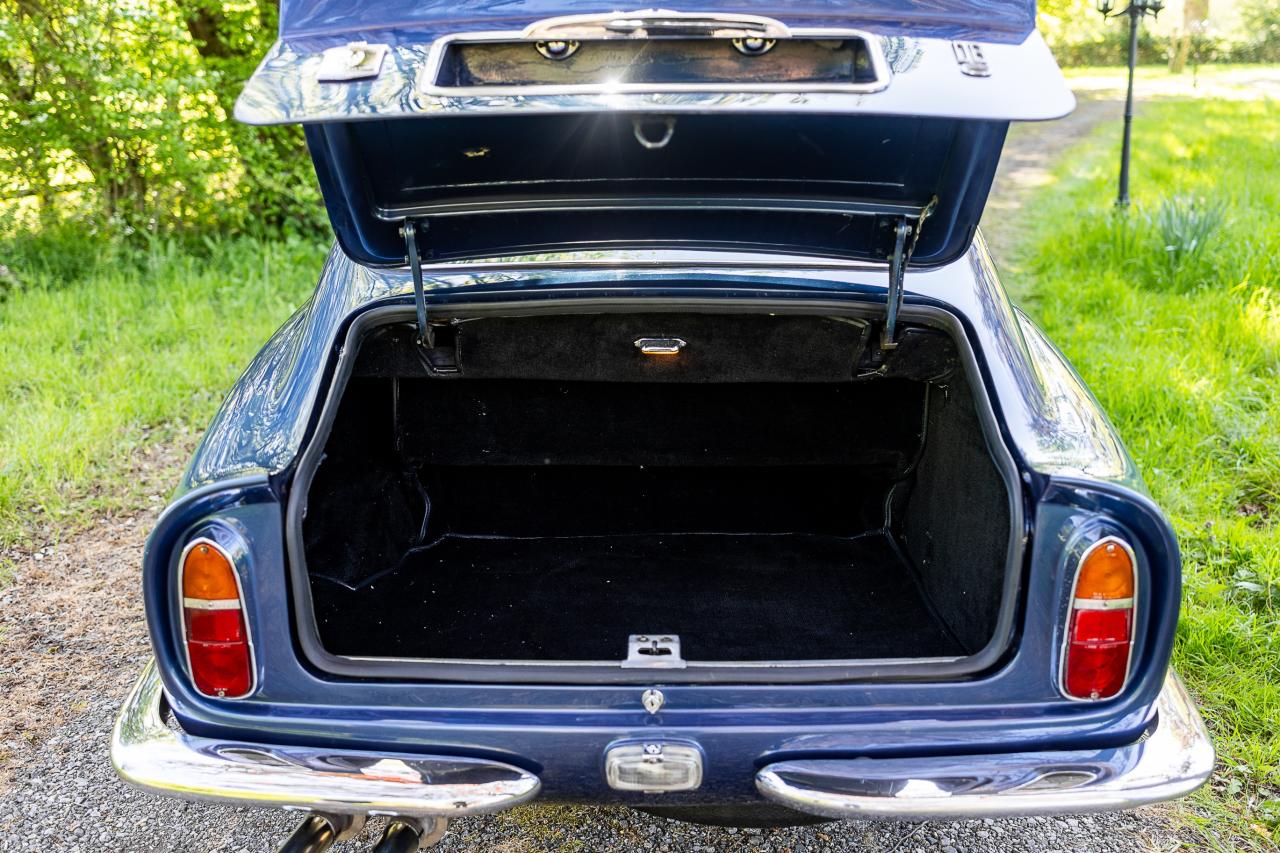 1967 Aston Martin DB6