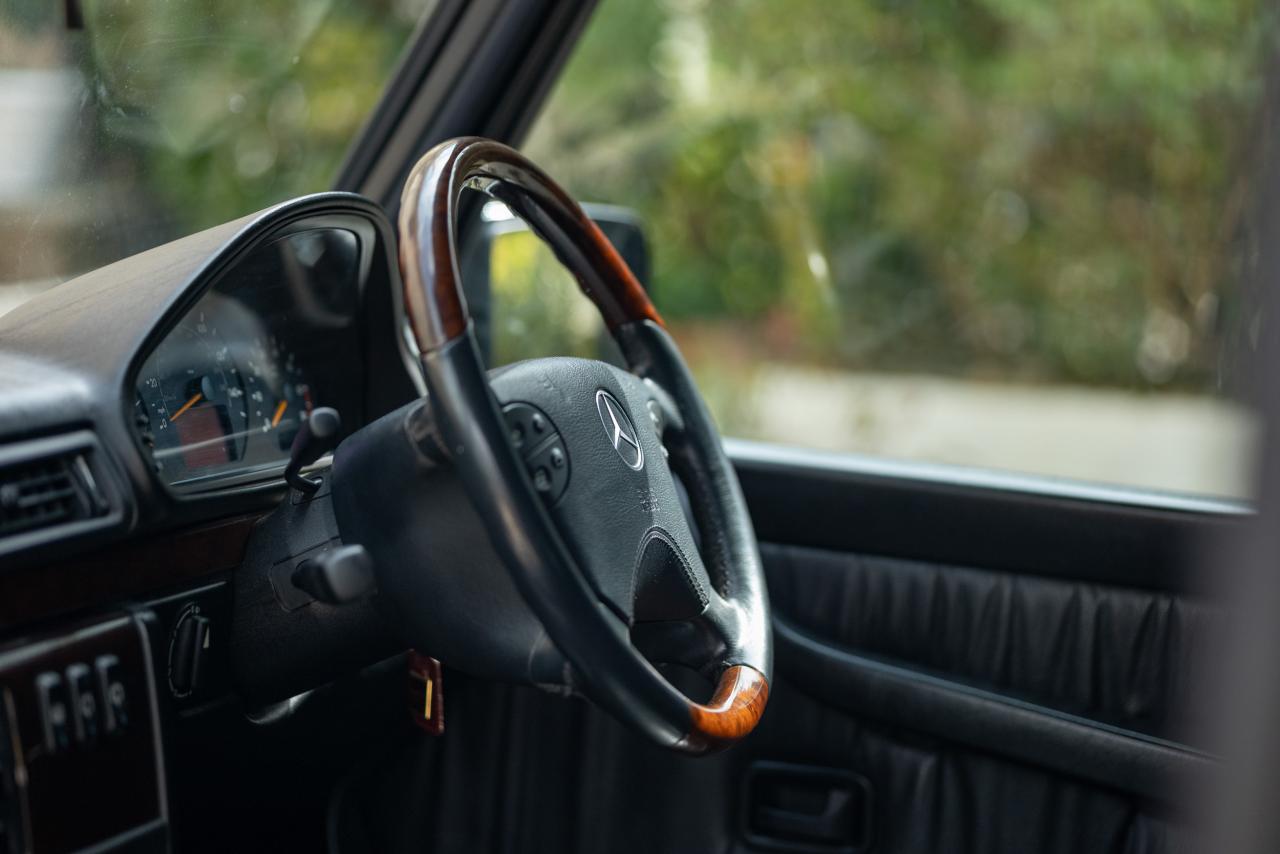2000 Mercedes - Benz G500