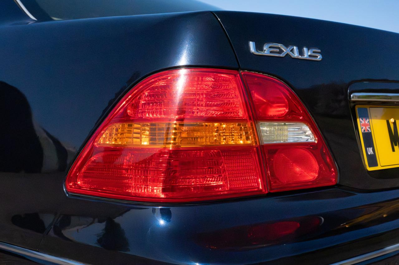 2002 Lexus LS430