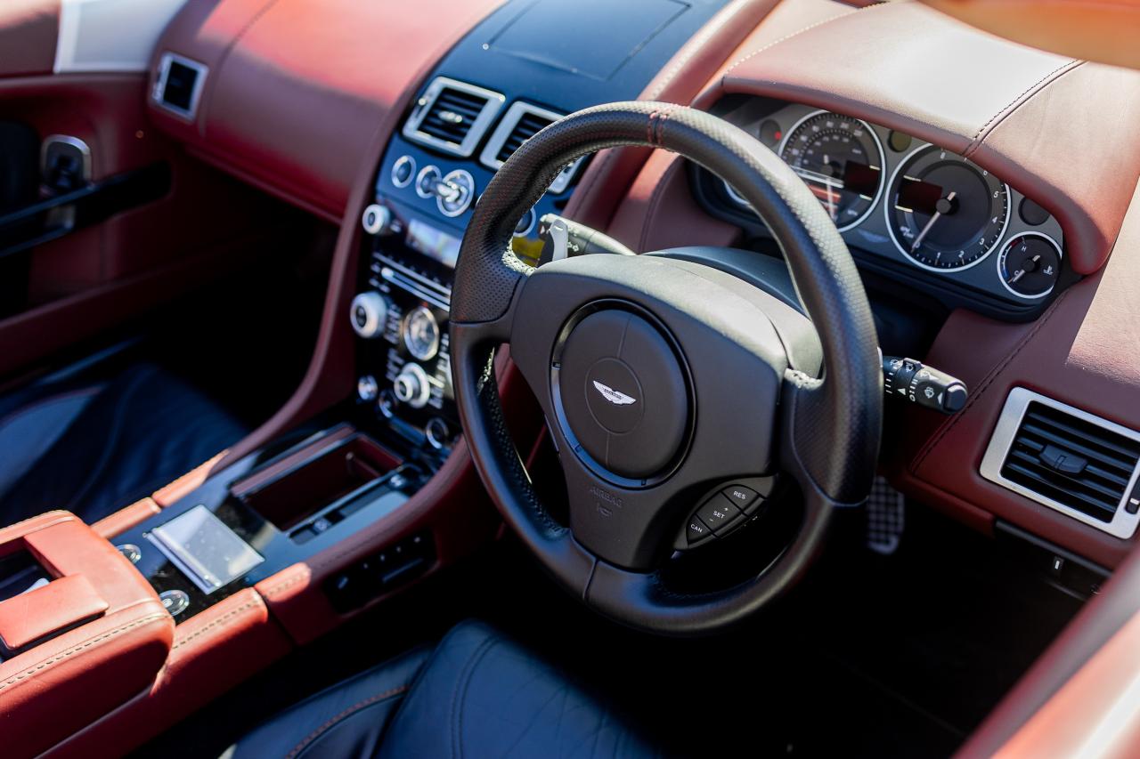 2011 Aston Martin DBS Volante