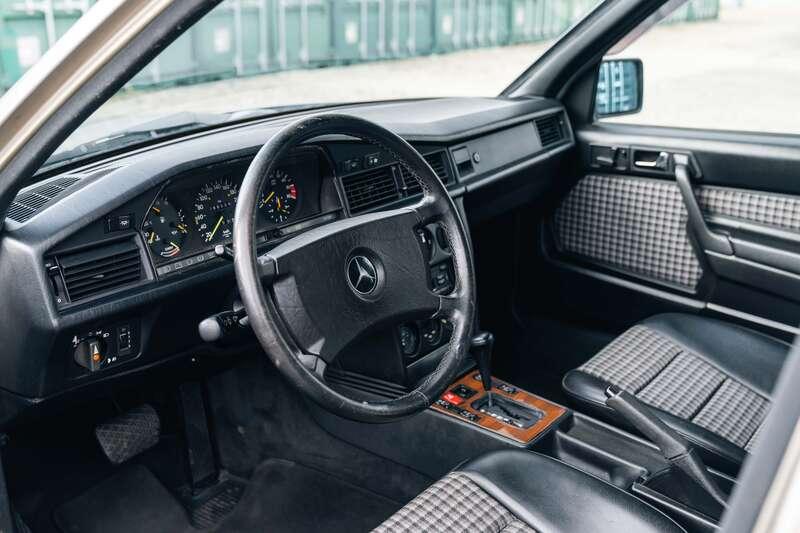 1989 Mercedes - Benz 190E 2.5-16
