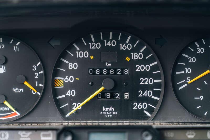 1989 Mercedes - Benz 190E 2.5-16