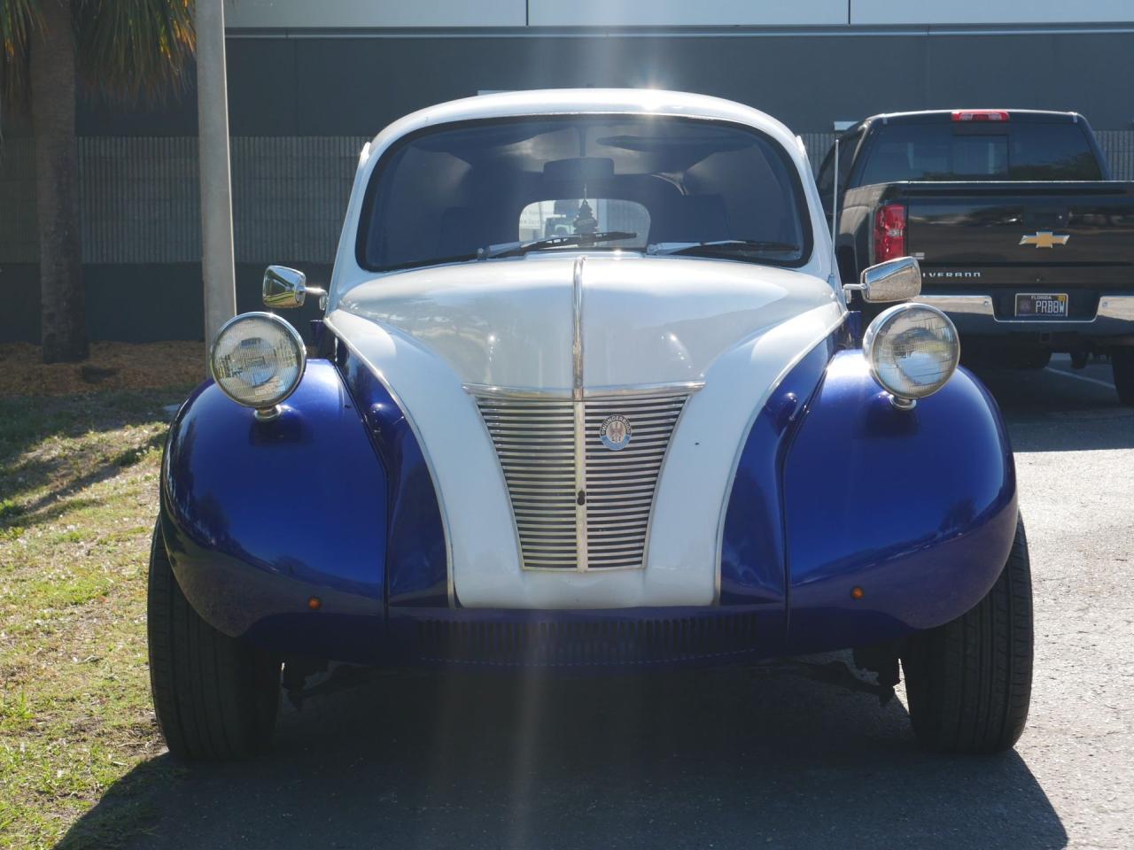 1972 Volkswagen Beetle 1940 Ford Sedan Delivery