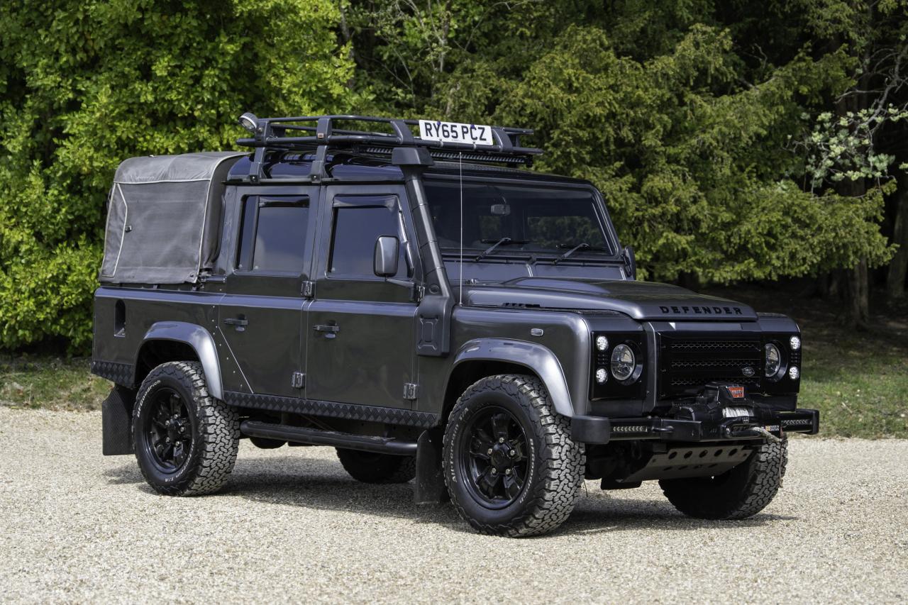 2016 Land Rover Defender 110 XS Double Cab