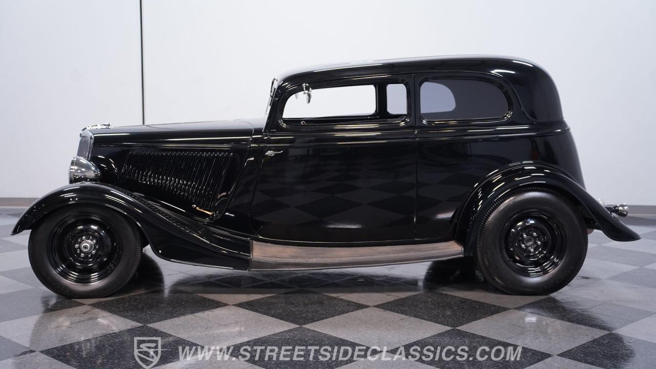 1933 Ford Victoria Restomod