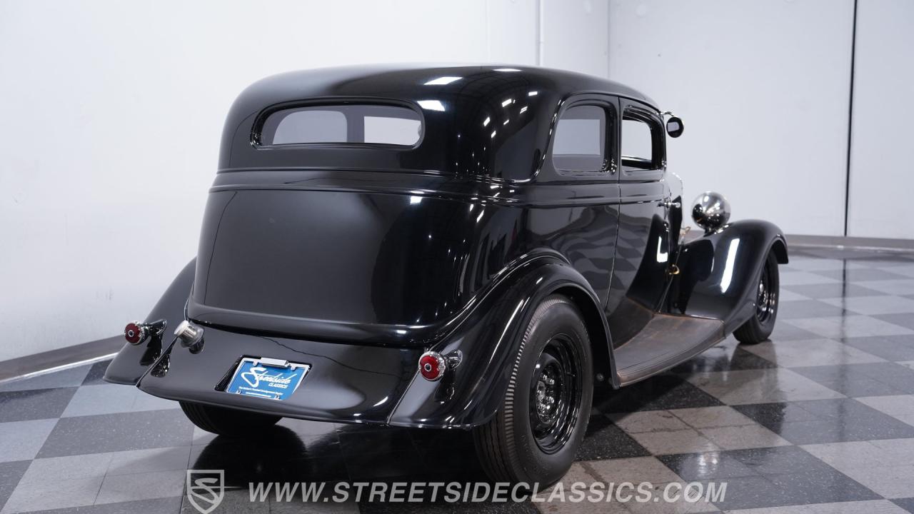 1933 Ford Victoria Restomod