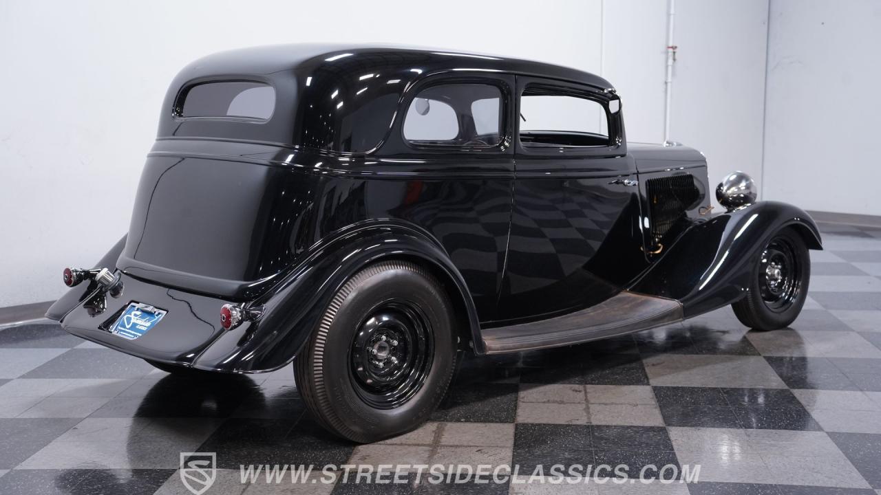 1933 Ford Victoria Restomod