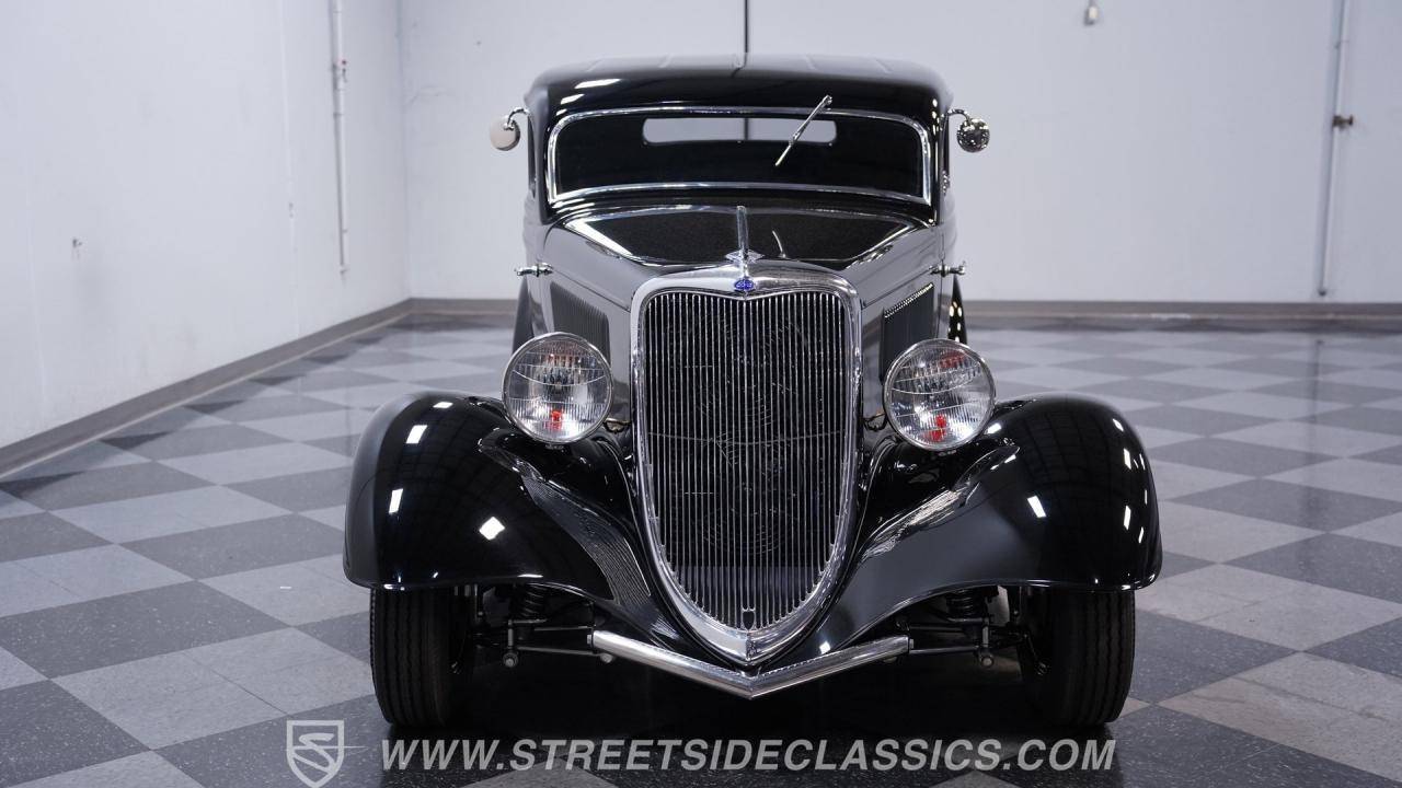 1933 Ford Victoria Restomod