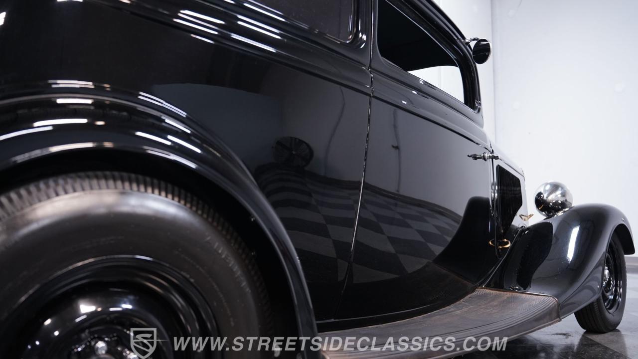 1933 Ford Victoria Restomod