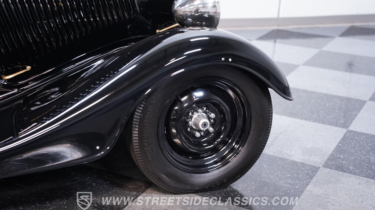 1933 Ford Victoria Restomod