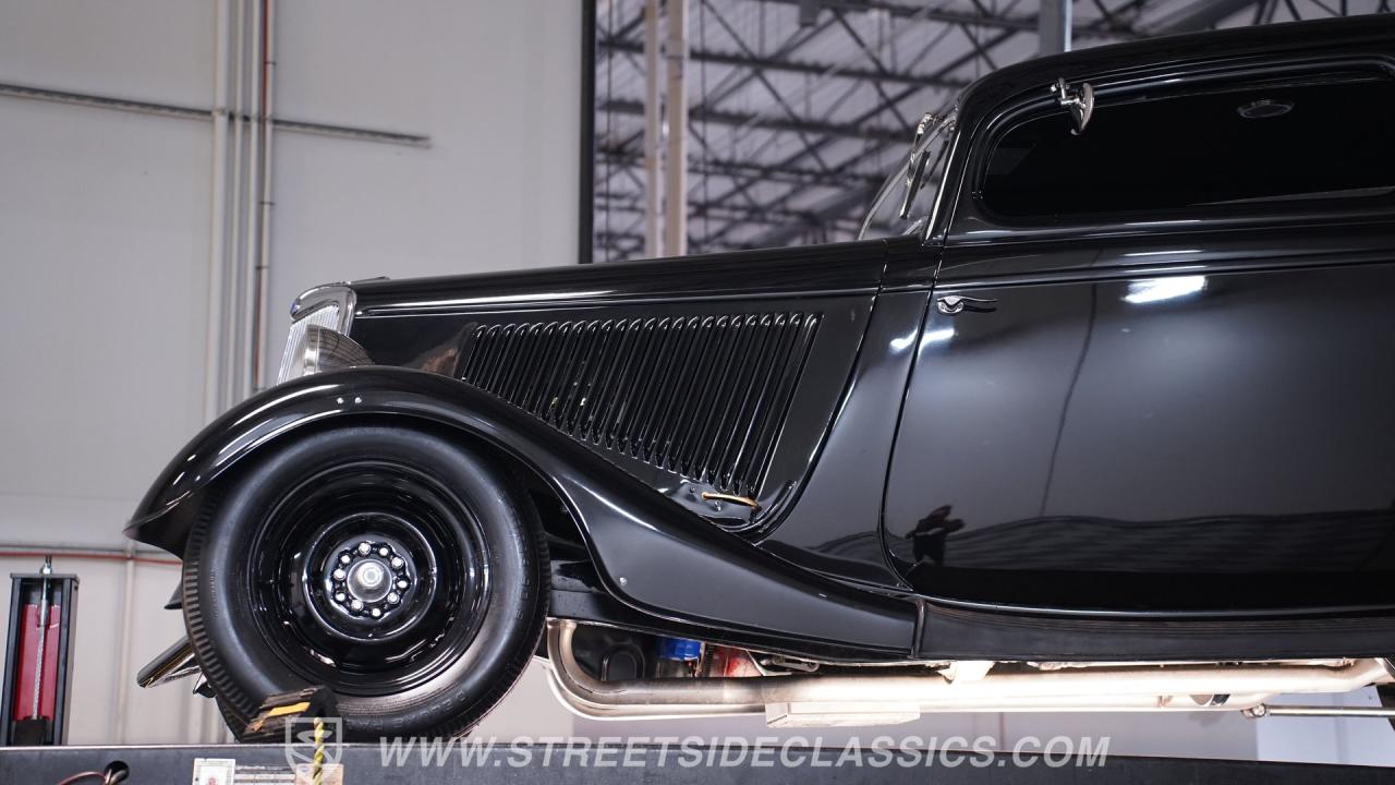 1933 Ford Victoria Restomod