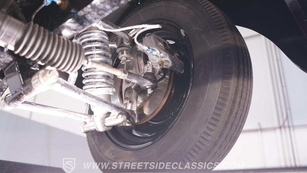 1933 Ford Victoria Restomod