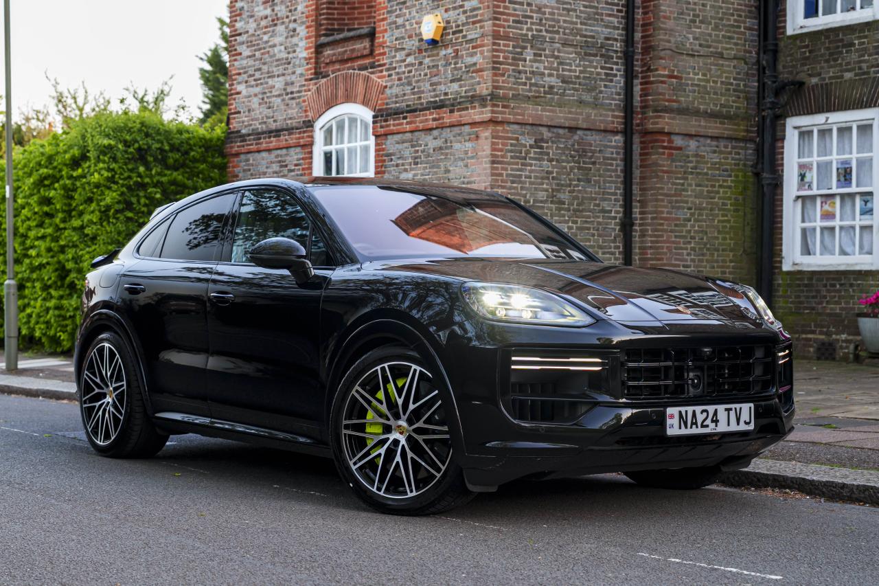 2024 Porsche Cayenne Turbo E-Hybrid Coupe