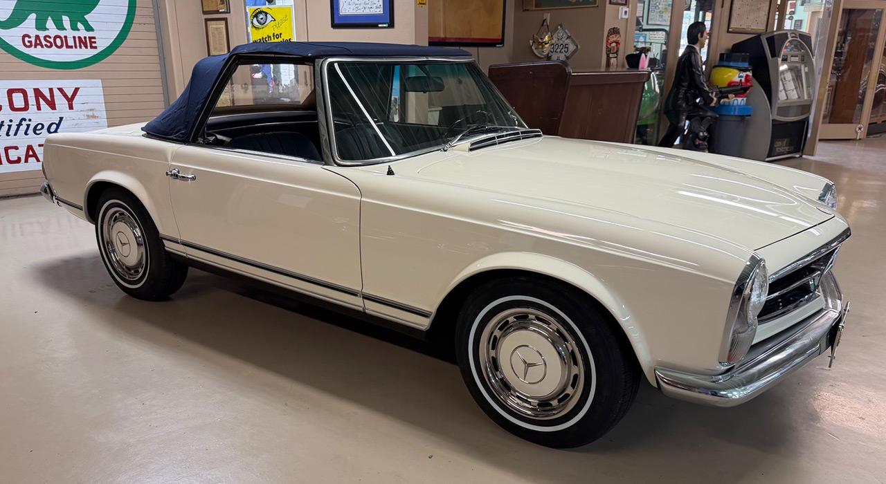 1967 Mercedes - Benz 230SL