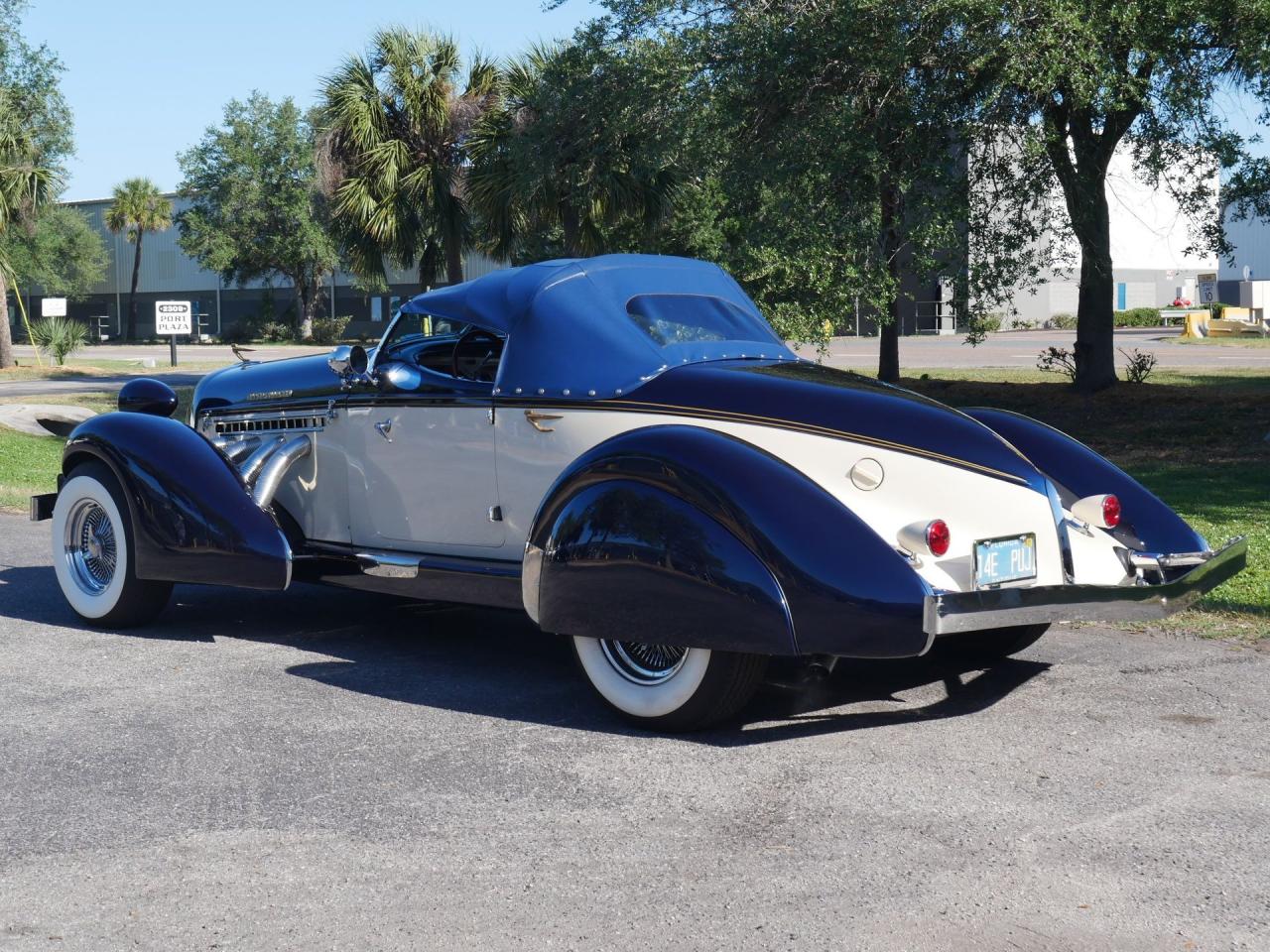 1936 Auburn Boattail Speedster Replica