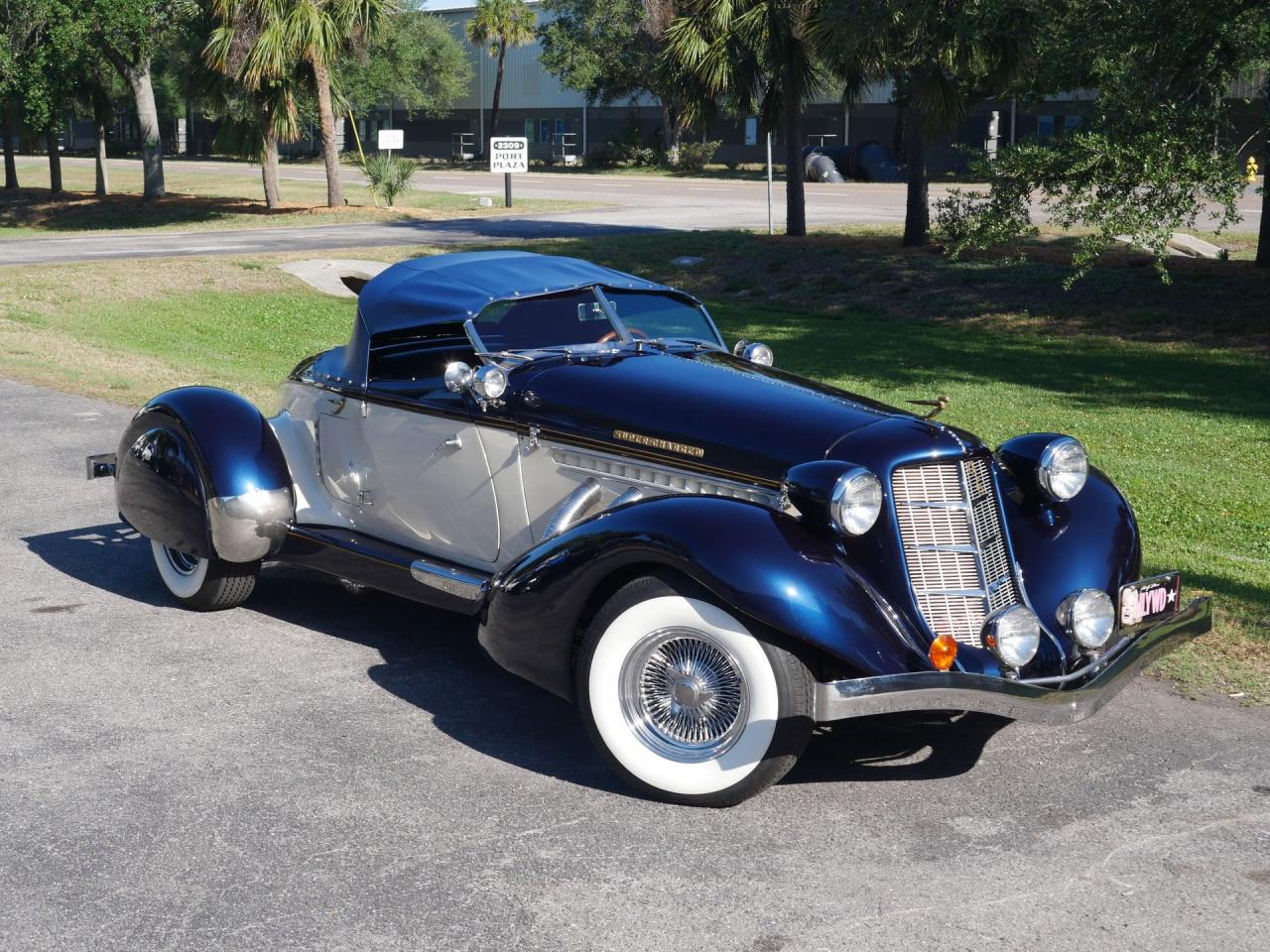 1936 Auburn Boattail Speedster Replica