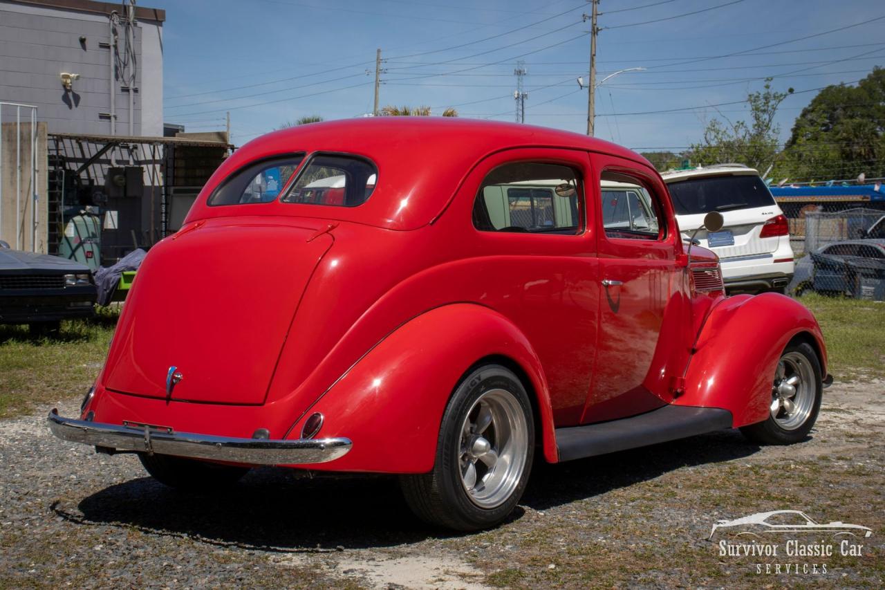1937 Ford Tudor Humpback Sedan