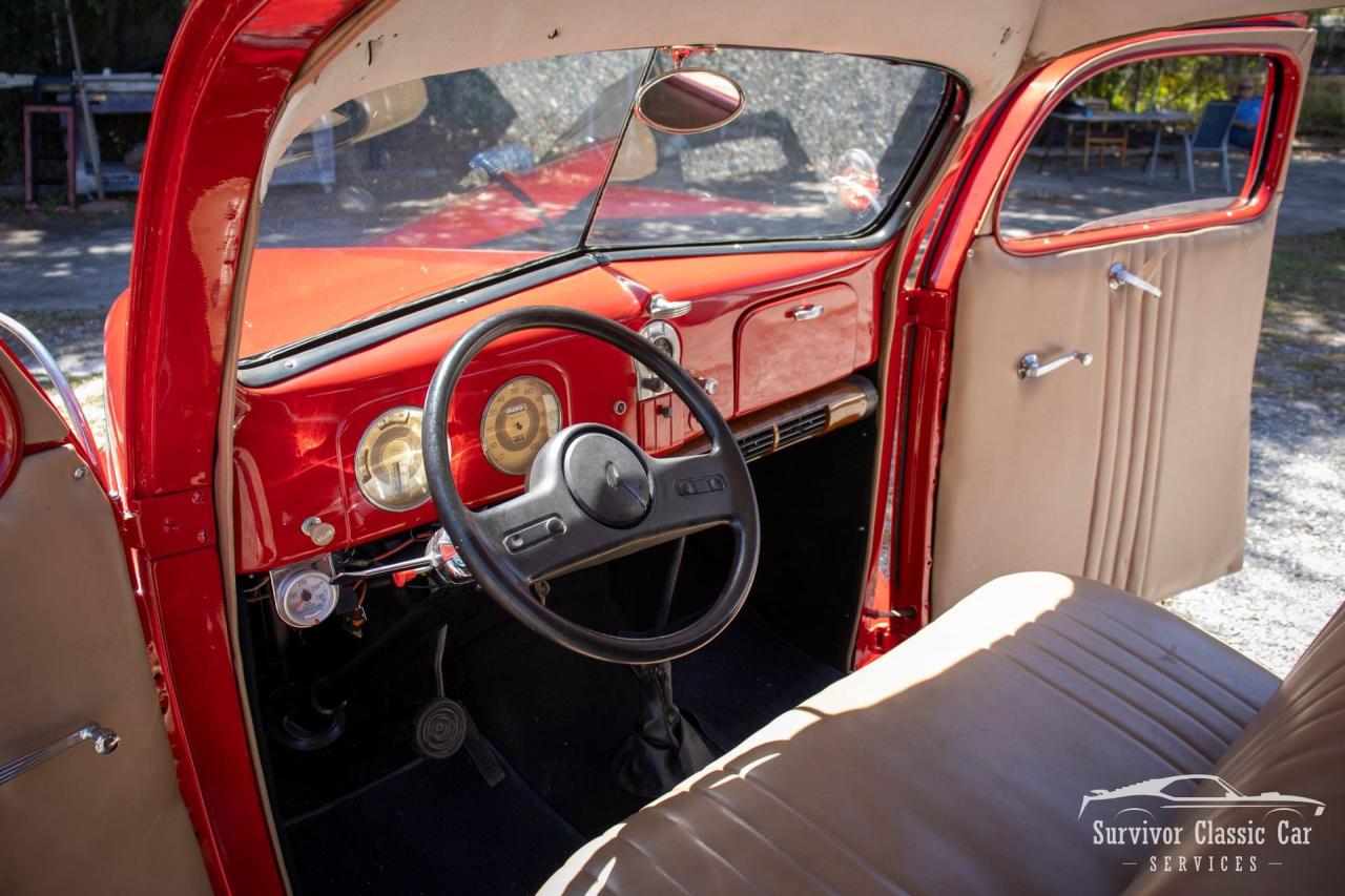 1937 Ford Tudor Humpback Sedan
