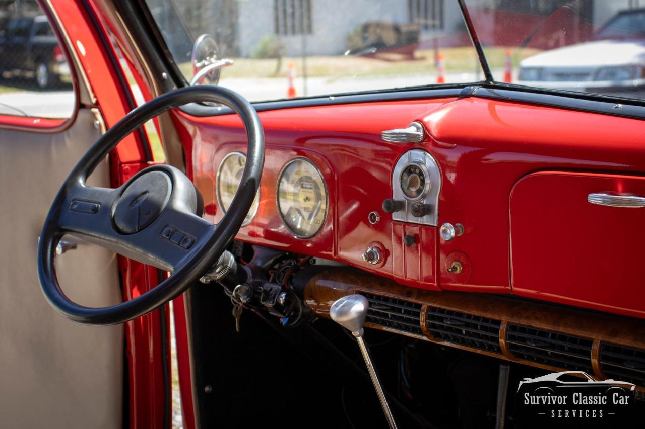 1937 Ford Tudor Humpback Sedan