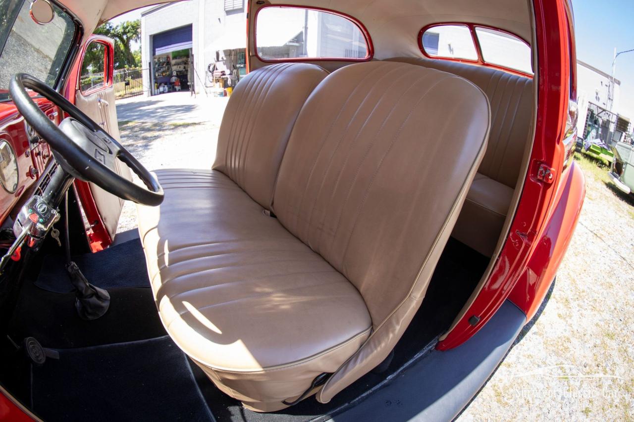 1937 Ford Tudor Humpback Sedan