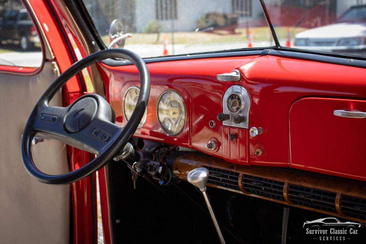1937 Ford Tudor Humpback Sedan