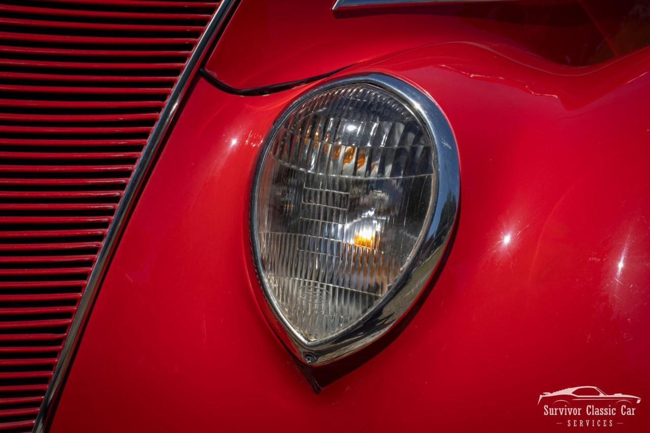 1937 Ford Tudor Humpback Sedan