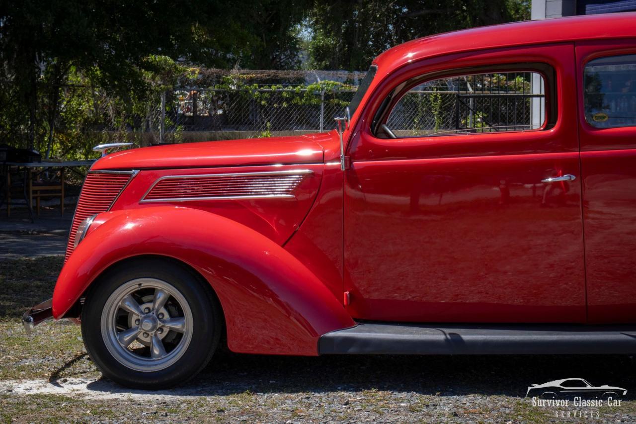 1937 Ford Tudor Humpback Sedan