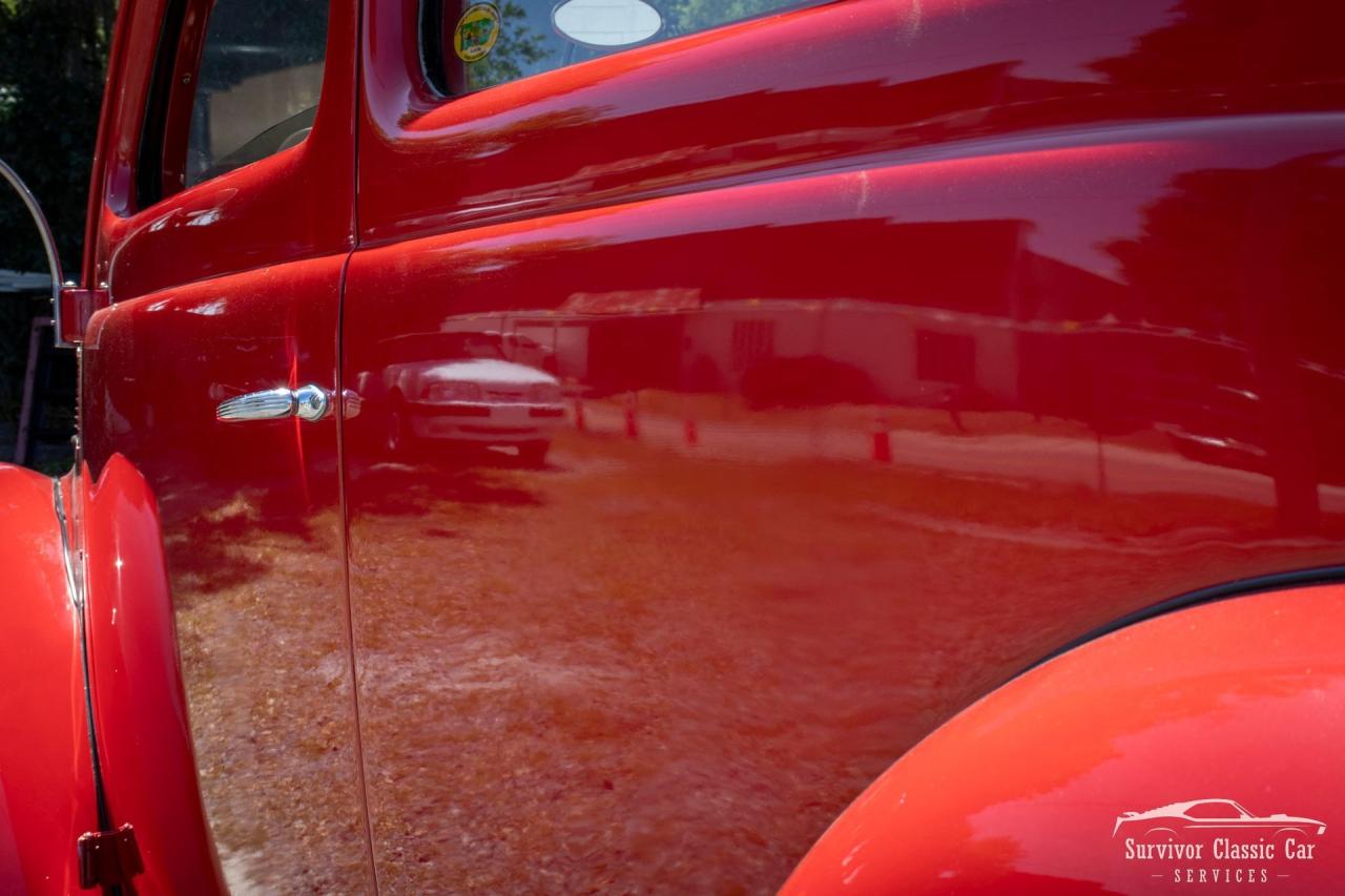 1937 Ford Tudor Humpback Sedan