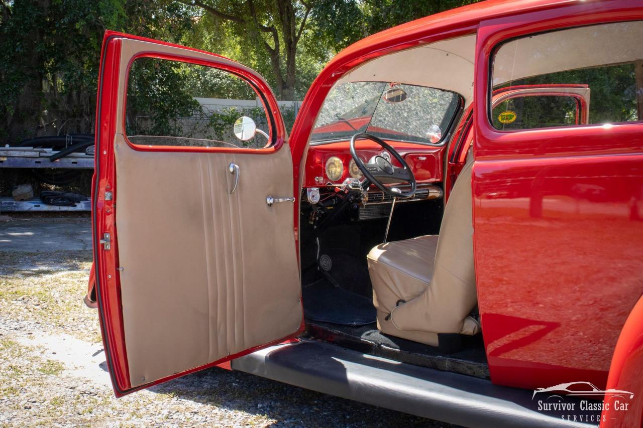 1937 Ford Tudor Humpback Sedan