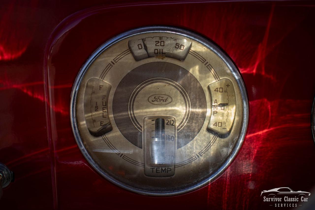 1937 Ford Tudor Humpback Sedan