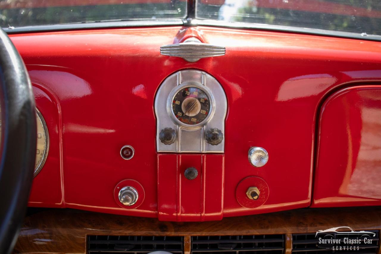 1937 Ford Tudor Humpback Sedan
