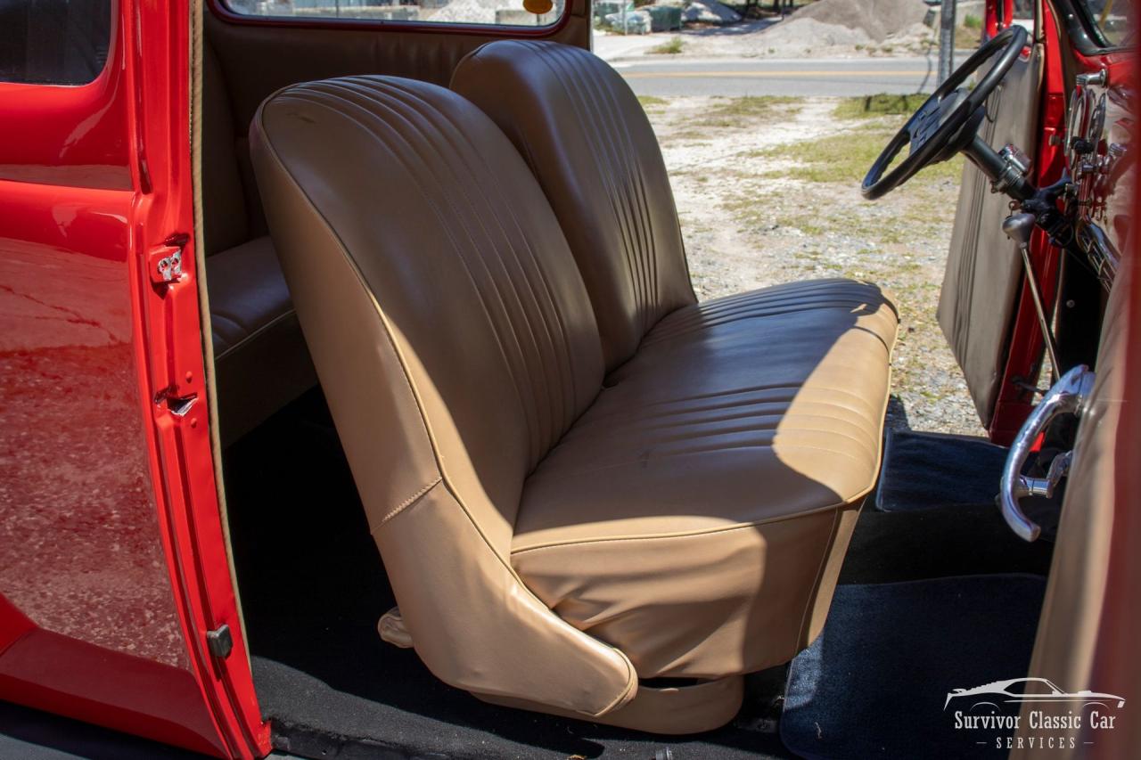 1937 Ford Tudor Humpback Sedan