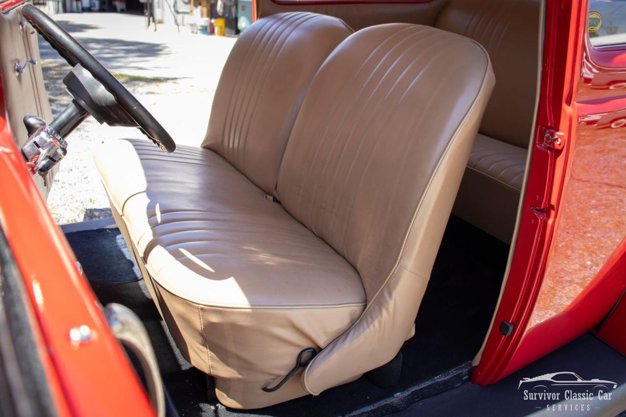 1937 Ford Tudor Humpback Sedan