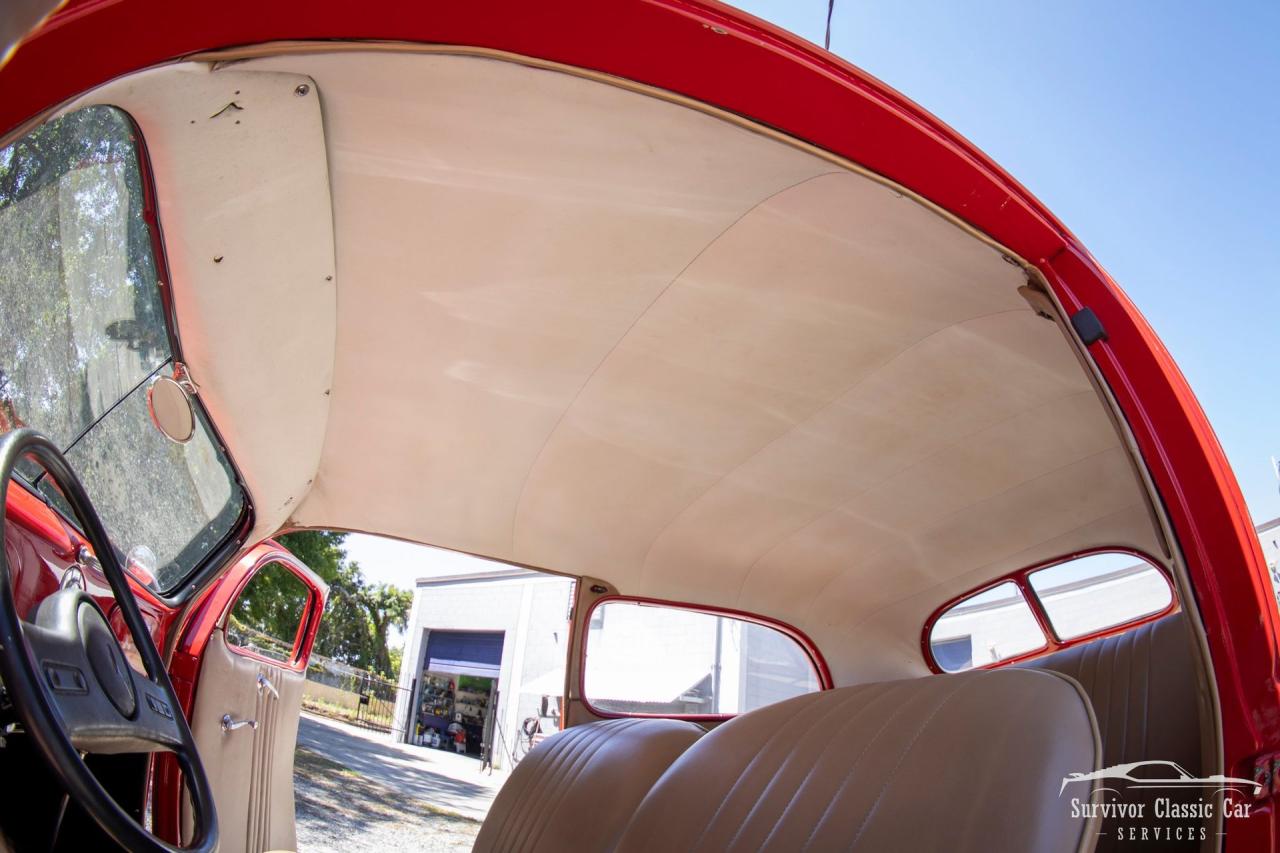 1937 Ford Tudor Humpback Sedan