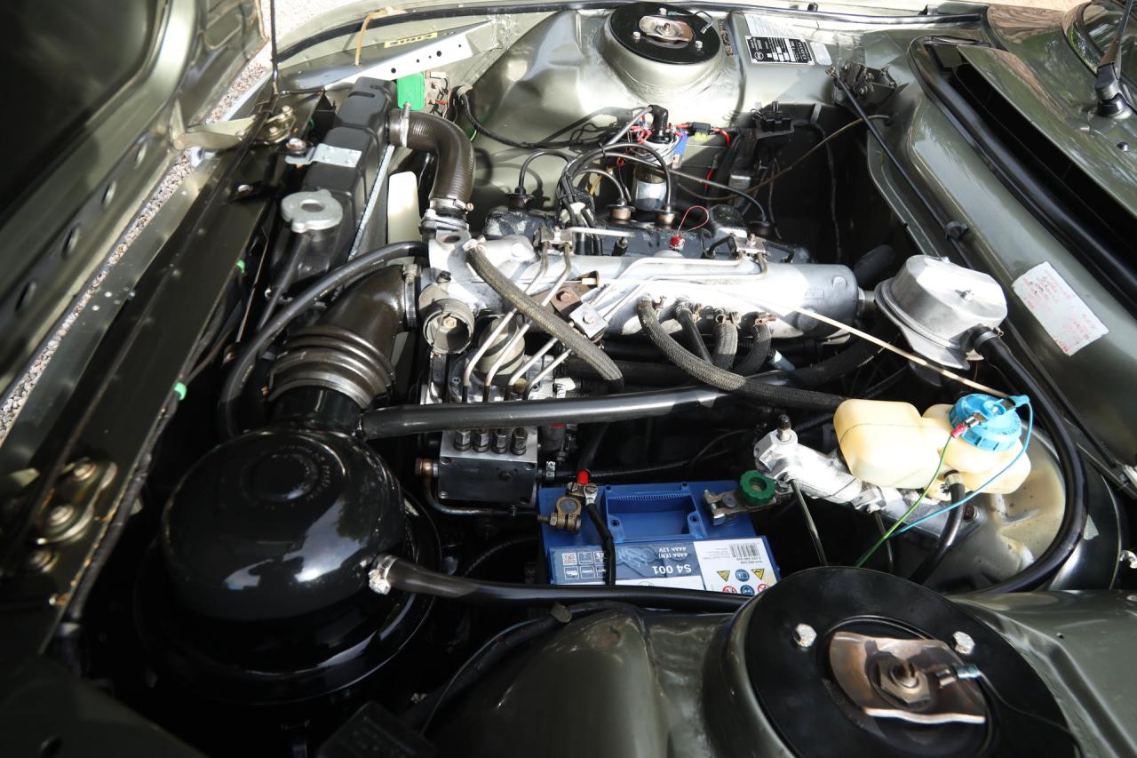 1981 Peugeot 504 Cabriolet &ldquo;Gris Fume m&eacute;tallis&eacute;&rdquo;