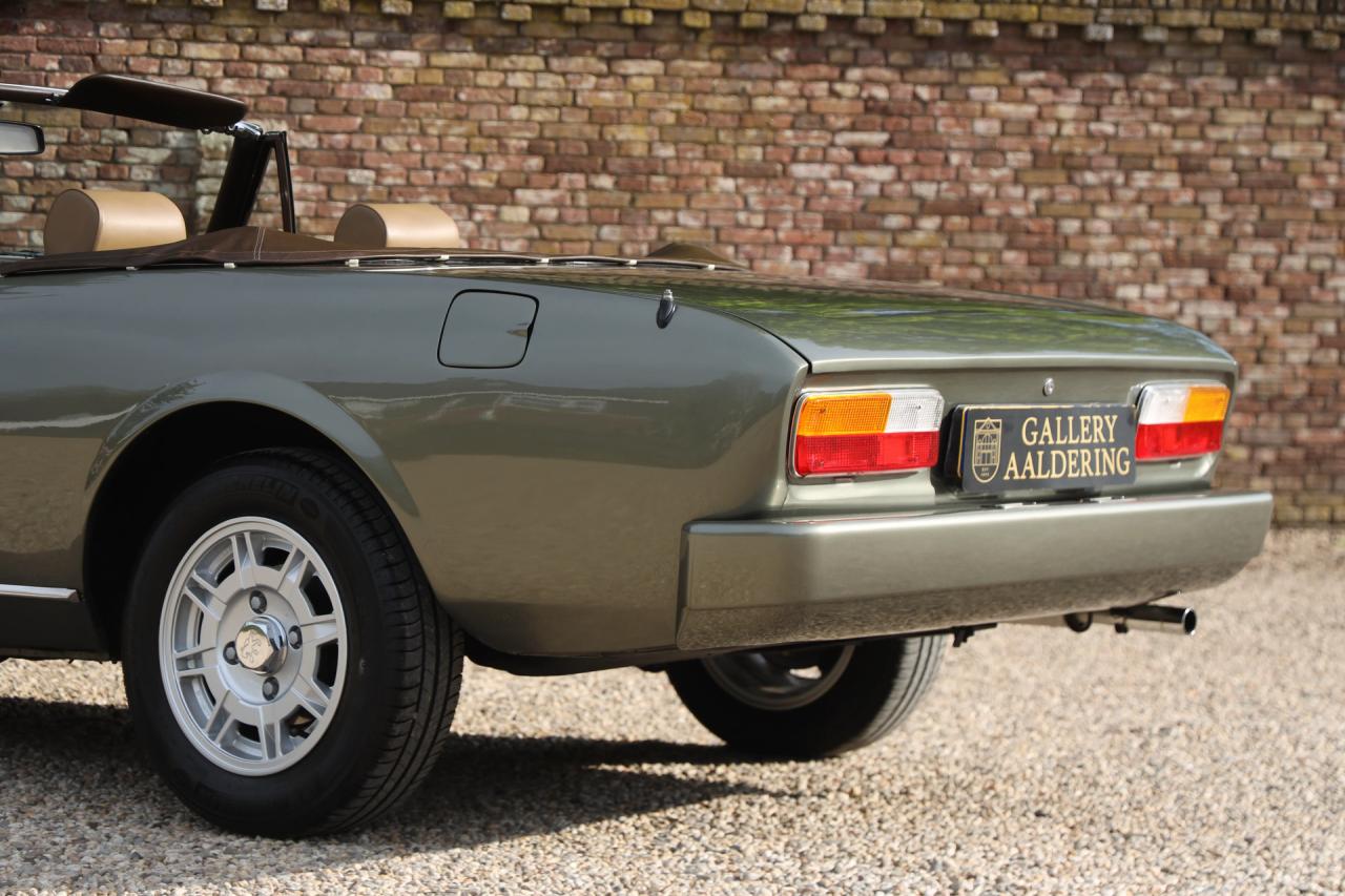 1981 Peugeot 504 Cabriolet &ldquo;Gris Fume m&eacute;tallis&eacute;&rdquo;